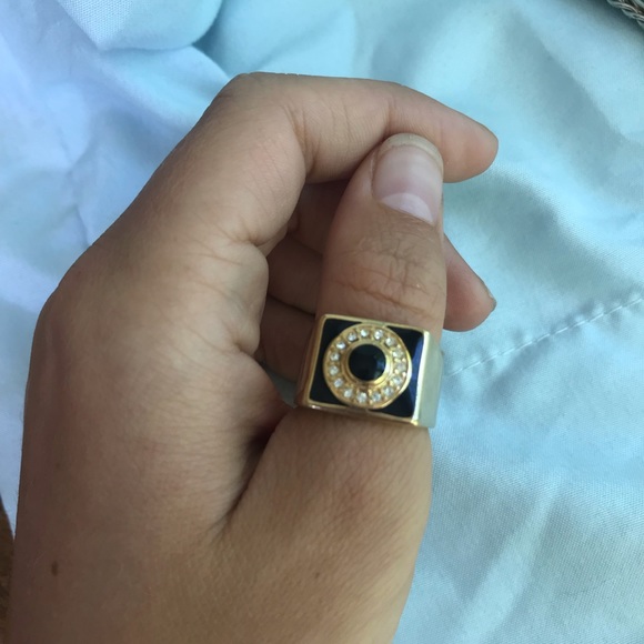 Signet ring!! - Picture 1 of 1